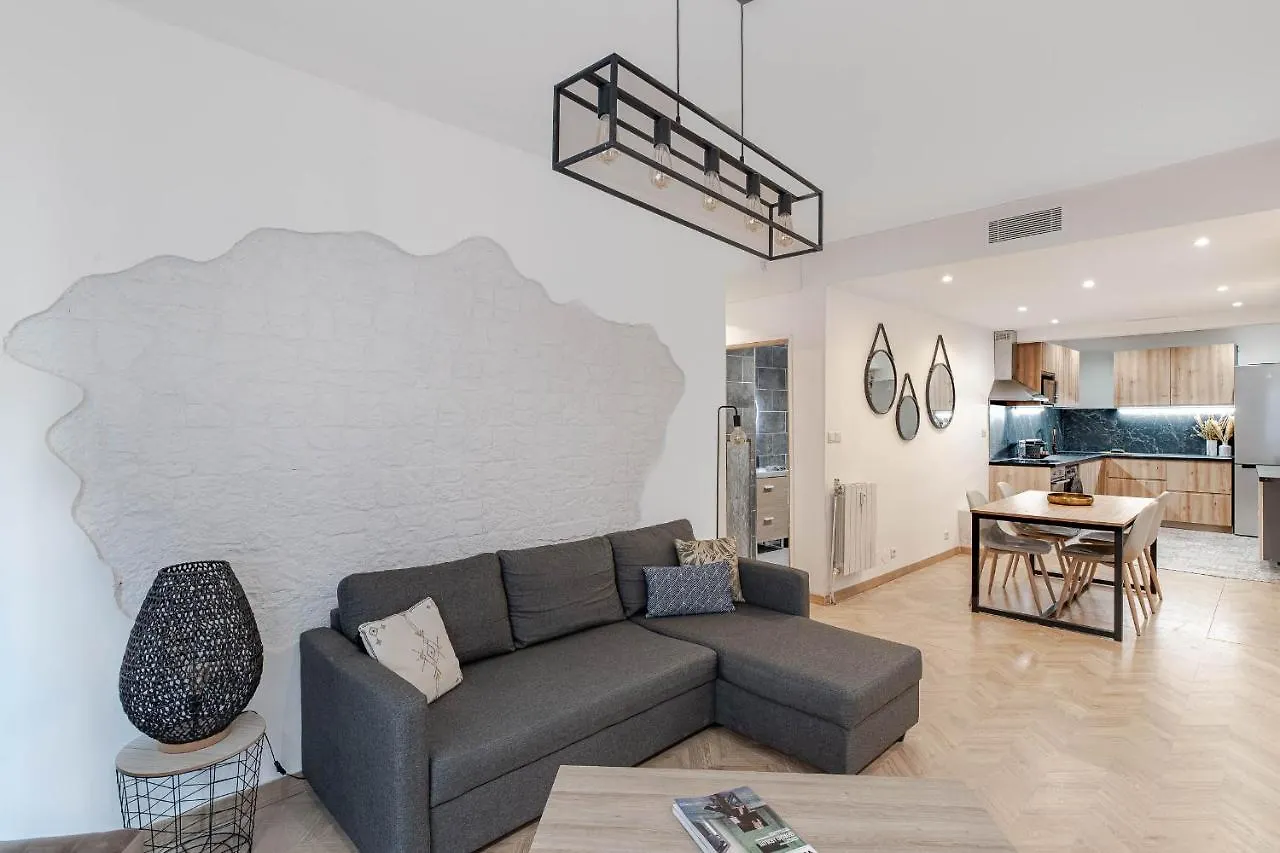 Decorated 2 Bedrooms Air Conditionning, City Center Nice 0*,  França